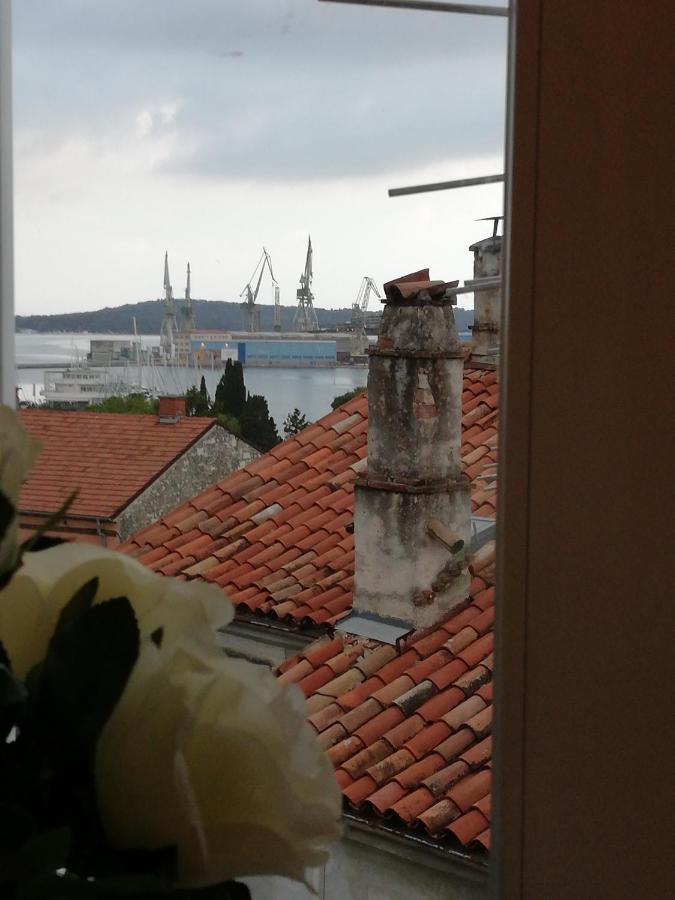 Apartman Emova Appartement Pula Buitenkant foto